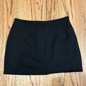 Classic Black Mini Skirt XS
